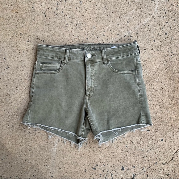 American Eagle Green Shorts - Picture 1 of 4